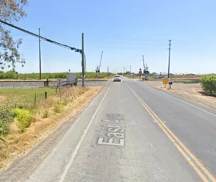[05-15-2024] Muere Un Ciclista de 30 años Tras Una Colisión Entre Una Bicicleta Y Un Vehículo a Lo Largo de East Avenue