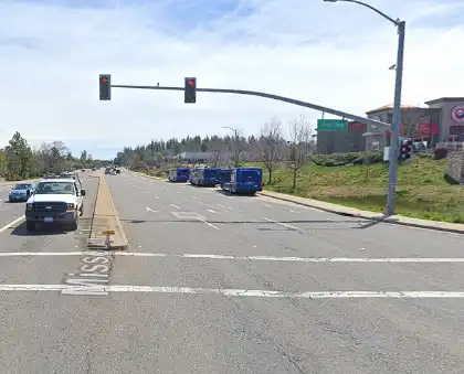 [05-16-2024] Muere Un Conductor Y Otros Dos Resultan Heridos Tras Una Colisión de Dos Vehículos en la Carretera de Forni
