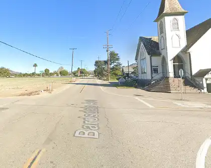 [06-08-2024] Condado De Ventura, CA - Muere Un Conductor De Edad Avanzada Y Otras Cinco Personas Resultan Heridas Tras Un Choque De Dos Vehículos Cerca De Fillmore