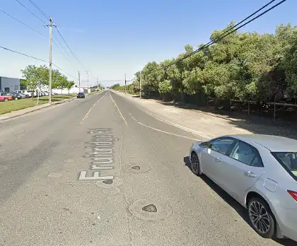 06-10-2024-Condado-De-Sacramento-CA-Muere-Un-Ciclista-Tras-Una-Colision-Entre-Una-Bicicleta-Y-Un-Vehiculo-En-Fruitridge-Road.-Vehiculo-En-Fruitridge-Road