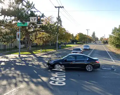 [06-11-2024] Condado De Sacramento, CA - Un Hombre Hospitalizado Tras Un Choque Frontal De Dos Vehículos En El Bulevar Stockton En Florin