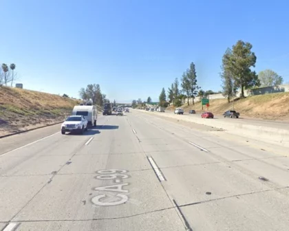 [06-18-2024] Condado De Kern, CA - Un Hombre De 51 Años Resulta Herido Tras Una Colisión Entre Un Semirremolque Y Un Vehículo En La Autopista 99 En Bakersfield