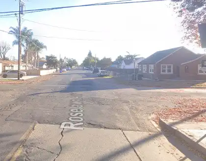 [06-18-2024] Condado De Stanislaus, CA - Dos Personas Sufren Heridas Leves Tras Un Choque Múltiple A Lo Largo De La Avenida Roselawn