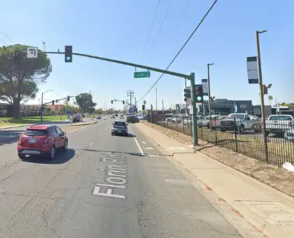 [05-17-2024] Al Menos Una Persona Herida Tras Una Colisión De Dos Vehículos En Florin Road