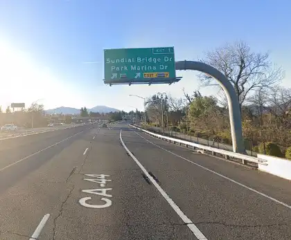 [05-22-2024] Se Informa De Un Herido Leve Tras Una Colisión Entre Tres Vehículos En La Autopista 44 En Redding