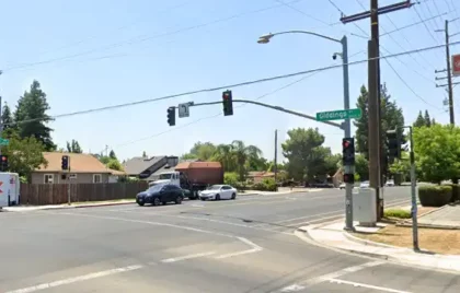 [06-29-2024] Condado De Tulare, CA - Dos Personas Heridas Tras Una Colisión Con Vuelco De Dos Vehículos En Visalia