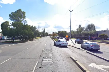 [07-04-2024] Condado De Sacramento, CA - Hombre Hospitalizado Tras Colisión De Dos Vehículos En Arden-Arcade