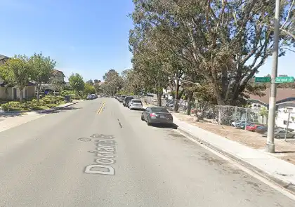 [07-06-2024] Un Motociclista De 40 Años Resulta Herido Grave Tras Una Colisión Entre Una Motocicleta Y Un Vehículo En Bay Terraces