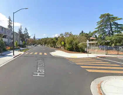[08-15-2024] Condado De San Mateo, CA - Mujer Y Niña Hospitalizadas Tras Ser Atropelladas Por Un Vehículo En Redwood City