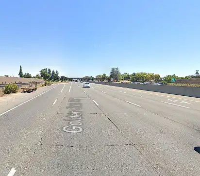 [10-15-2024] Condado De Sacramento, CA - Ambulancia Enviada Tras Colisión De Varios Vehículos En La Autopista 99 Cerca De Lemon Hill