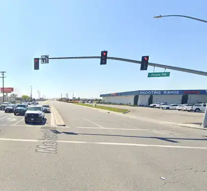 [10-16-2024] Condado De Kern, CA - Una Mujer Resulta Herida Y Un Hombre Sale Despedido Tras Un Choque De Dos Vehículos Con Un Coche Robado En Bakersfield