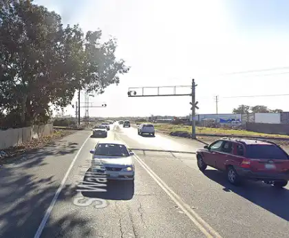 [10-16-2024] Condado De Sacramento, CA - Posibles Heridos Reportados Después De Motocicleta Vs. Vehicle Crash Along Elder Creek Road