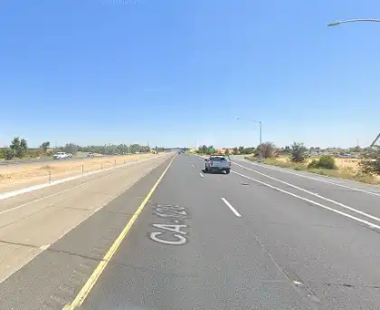 [10-28-2024] Condado De San Joaquin, CA - Posibles Heridos Leves Tras Un Choque Múltiple En La Autopista 120 Cerca De Airport Way En Manteca