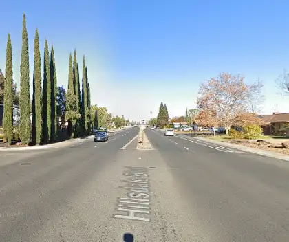 [10-29-2024] Condado De Sacramento, CA - Ambulancia Enviada Tras Choque De Dos Vehículos En Hillsdale Boulevard En North Highlands