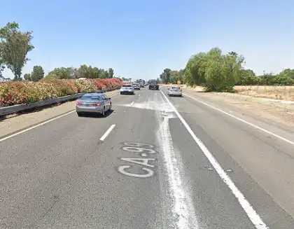 [10-29-2024] Condado De Sacramento, CA - Choque De Tres Vehículos En La Autopista 99 En Galt Provoca Heridas Leves