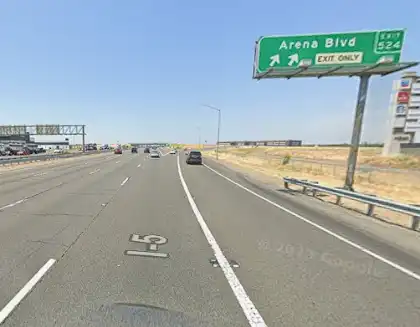 [08-26-2024] Ambulancia Enviada Tras Un Choque Múltiple En La I-5 En Natomas