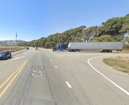 [10-28-2024] Condado De Santa Clara, CA - Mueren Dos Conductores Tras Una Colisión Frontal En La Autopista 25 Cerca De La Avenida Bloomfield