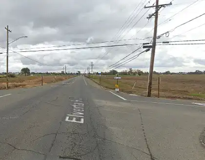 [10-30-2024] Condado De Sacramento, CA - Se Informa De Heridos Leves Tras Un Choque De Dos Vehículos En Elverta Road