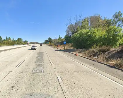 [10-31-2024] Condado De Ventura, CA - Dos Muertos Y Otros Dos Heridos Tras Un Choque Con Un Camión Aparcado En La Autopista 101