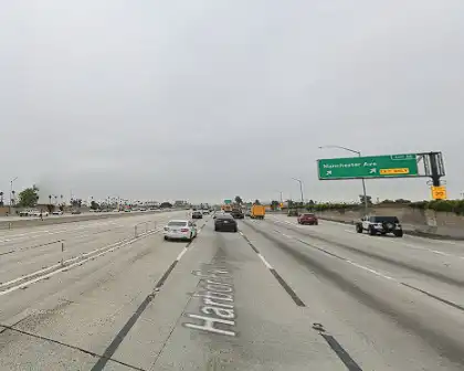 [11-02-2024] Condado De Los Angeles, CA - Un Muerto Y Dos Heridos Tras Un Accidente Con Vuelco De Un Camión Cisterna En La Autopista 110 A La Altura De Manchester Blvd.