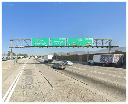 [11-06-2024] Condado De Los Angeles, CA - Conductor De Camión De Gran Tonelaje En Estado Crítico Tras Un Choque En La Autopista 5 En San Fernando