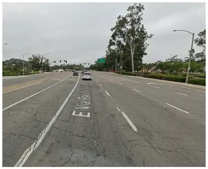 [11-06-2024] Condado De San Diego, CA - Muere Un Hombre De 55 Años Tras Ser Atropellado Por Un Vehículo En East Via Rancho Parkway En Escondido