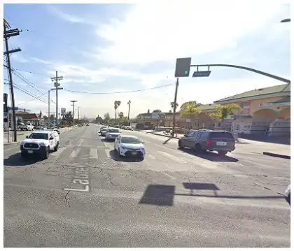 [11-07-2024] Condado De Los Angeles, CA - Un Hospitalizado Tras Colisión De Dos Coches En La Intersección De Sun Valley