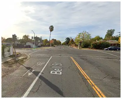 [11-08-2024] Condado De Sacramento, CA - Posibles Heridos Leves En Un Choque Entre Dos Vehículos En Arden-Arcade