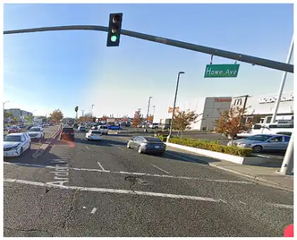 [11-08-2024] Condado De Sacramento, CA - Posibles Heridos Leves Tras Un Choque De Dos Vehículos En Arden Way Y Howe Avenue