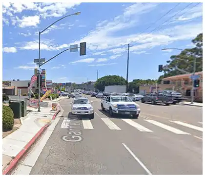 [11-10-2024] Condado De San Diego, CA - Motociclista Y Pasajero Heridos Tras Colisionar Con Un Bmw En Pacific Beach