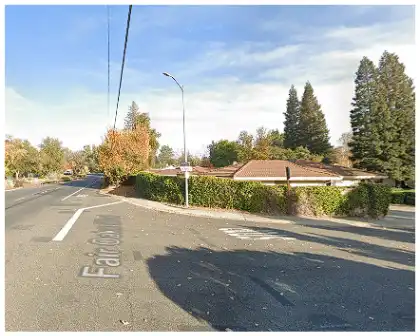 [11-18-2024] Ambulancia Respondió Después De Choque De Dos Vehículos En Fair Oaks Boulevard En Arden-Arcade