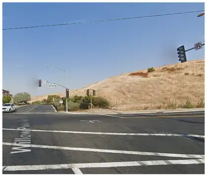 [11-22-2024] Condado De Contra Costa, CA - Un Ciclista Muere Tras Atropello Y Fuga En Willow Pass Road En Pittsburg