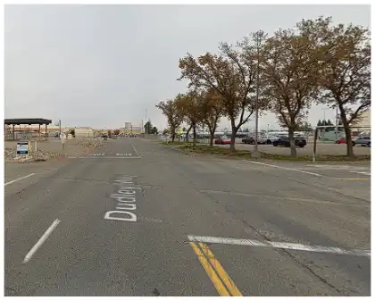 [12-04-2024] Condado De Sacramento, CA - Posible Herida Menor Reportada Después De Choque De Motocicleta Vs. Choque De Vehículo En El Área De Parque De Mcclellan