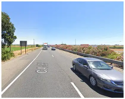 [12-04-2024] Condado De Sacramento, CA - Posible Herido Menor Reportado Después De Choque De Dos Vehículos Al Norte De Galt En La Carretera 99