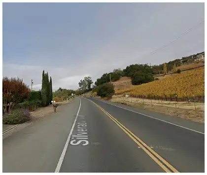 [12-08-2024] Condado De Napa, CA - Un Muerto Y Otro Herido Después De Un Choque De Un Solo Vehículo Por DUI En Silverado Trail