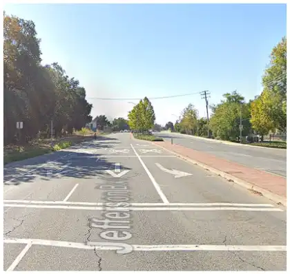 [12-11-2024] Equipos De Emergencia Respondieron Después De Un Choque De Dos Vehículos En Jefferson Boulevard En West Sacramento