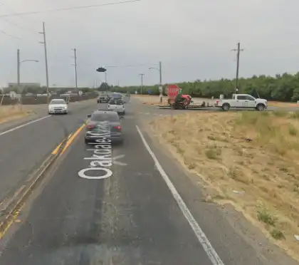 [12-13-2024] Choque De Dos Vehículos Causa Lesiones Menores En Oakdale Road En Riverbank