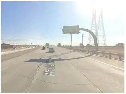 [12-15-2024] Una Persona Hospitalizada Tras Un Accidente Con Una Furgoneta Volcada En Westside Parkway