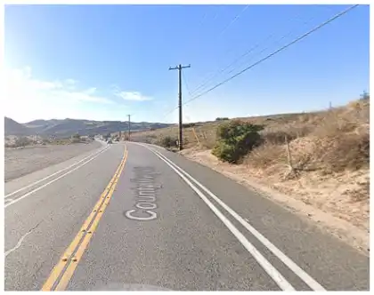[12-16-2024] Cinco Heridos En Una Colisión Entre Un Autobús Escolar Y Un Todoterreno En Santiago Canyon Road
