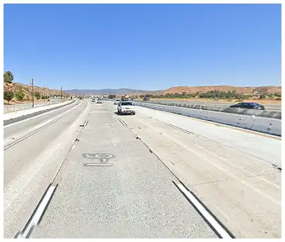 [12-16-2024] Un Hospitalizado Después De Choque Multi-vehículo En I-5 En Hasley Canyon
