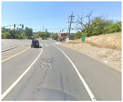 [13-12-2024] Condado De El Dorado, CA - Dos Peatones Atropellados Por Un Vehículo En La Autopista 49 En Diamond Springs