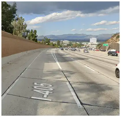[02-11-2025] Un Muerto Y Dos Heridos Graves Tras Un Choque Múltiple En La Autopista 405 En Sherman Oaks