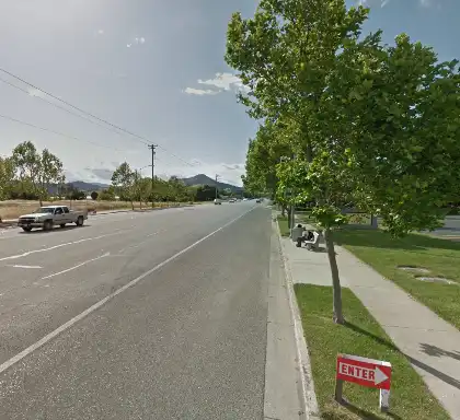 [02-17-2025] Choque Con Vuelco En La Calle Maple Y La Avenida Monterey Con Heridos Leves