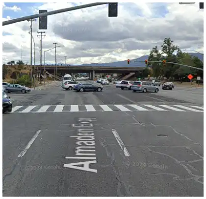 [02-18-2025] Un Accidente Múltiple En La Autopista Almaden Deja Un Herido Grave