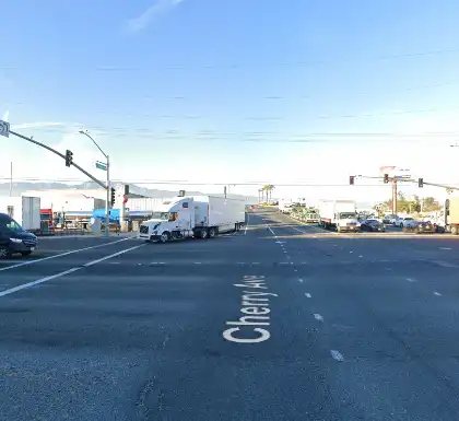 [02-19-2025] Motociclista Muerto En Colisión Con Camión Diesel En Slover Y Cherry Avenue En Fontana