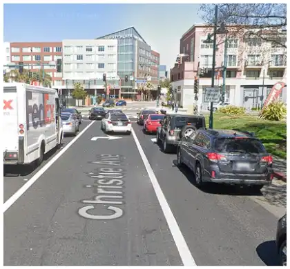 [02-19-2025] Mujer Gravemente Herida Después De Atropello Y Fuga En El Estacionamiento En Christie Ave En Emeryville
