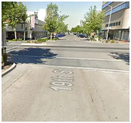 [02-19-2025] Mujer Hospitalizada Después De Ser Atropellado En El Paso De Peatones En La Calle 19 Y Chester Avenue En Bakersfield