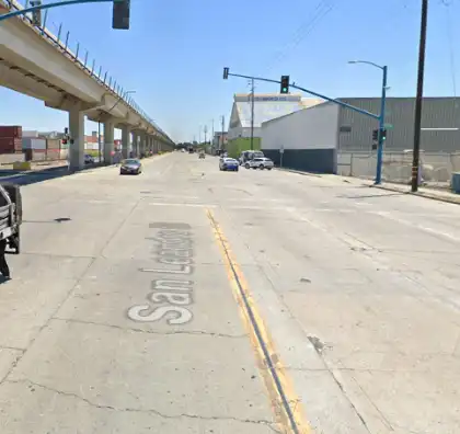 [02-21-2025] Muere Una Mujer Tras Una Colisión Frontal En La Avenida 92 Y La Calle San Leandro En East Oakland