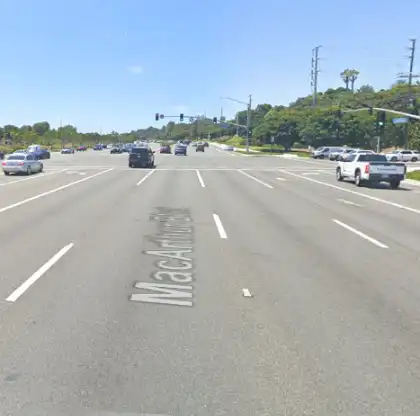 [02-22-2025] Tres Hospitalizados Tras Un Choque De Dos Vehículos Cerca De Macarthur Boulevard Y Bison Avenue En Newport Beach