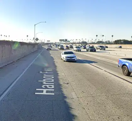 [02-25-2025] Un Muerto Tras Una Colisión Entre Tres Vehículos En La Autopista 110 A La Altura De La Avenida Slauson